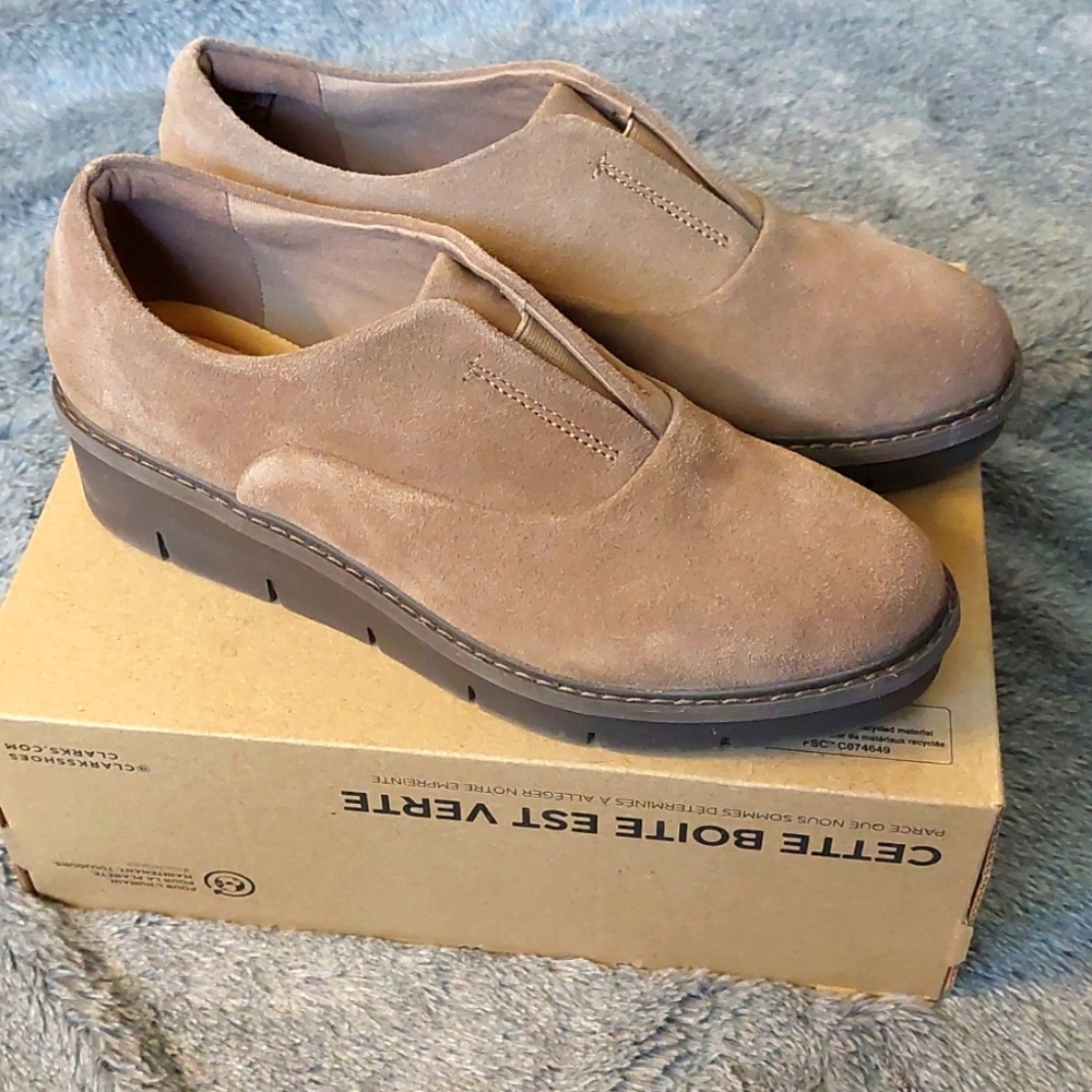 New! Clark's Airabell Sky Pebble Suede 9.5